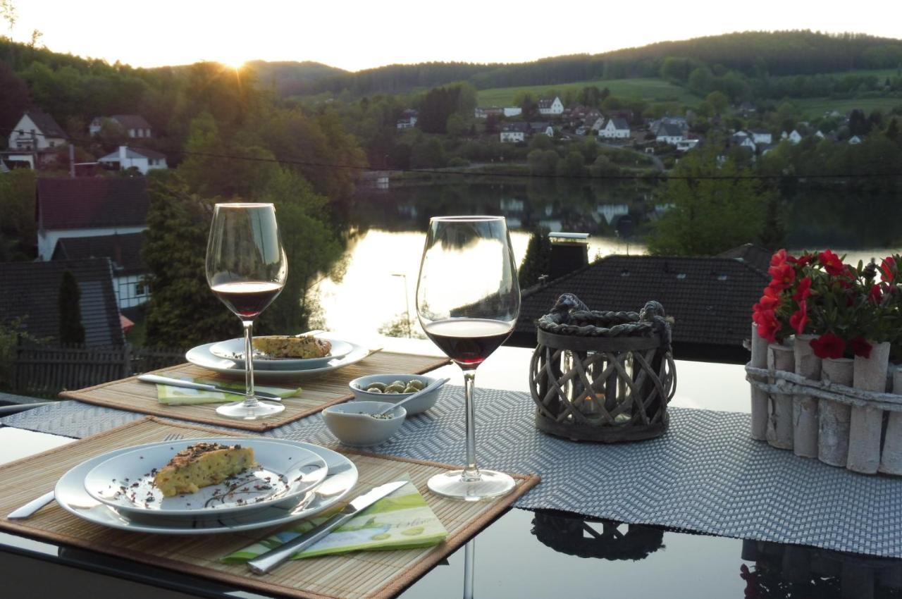 Exklusive Ferienwohnung 'Agger-Blick' mit großer Seeblick-Terrasse&Sauna Gummersbach Exterior foto