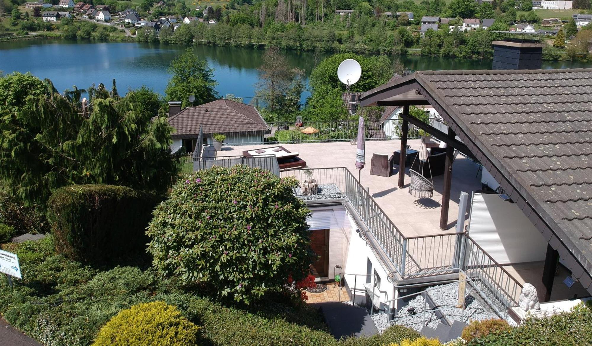 Exklusive Ferienwohnung 'Agger-Blick' mit großer Seeblick-Terrasse&Sauna Gummersbach Exterior foto